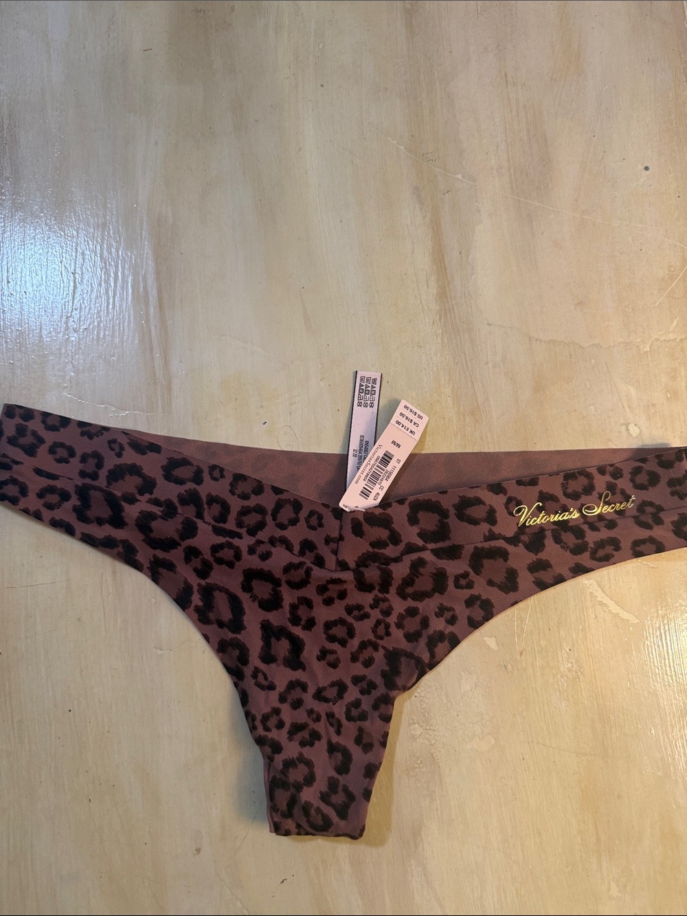 Victoria’s Secret leopard Thong panty M